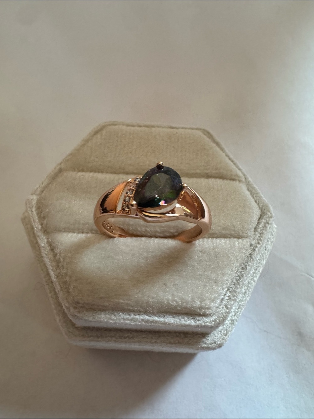 14K 585 Rolled Gold Hallmarked Mystic Topaz Ring Size 7.5 Color Changing - Picture 4 of 13